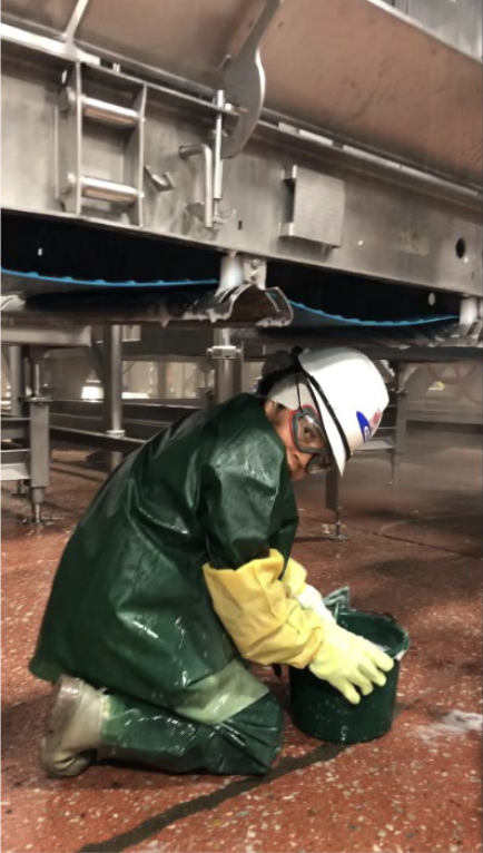 Image of child worker working in hazardous conditions